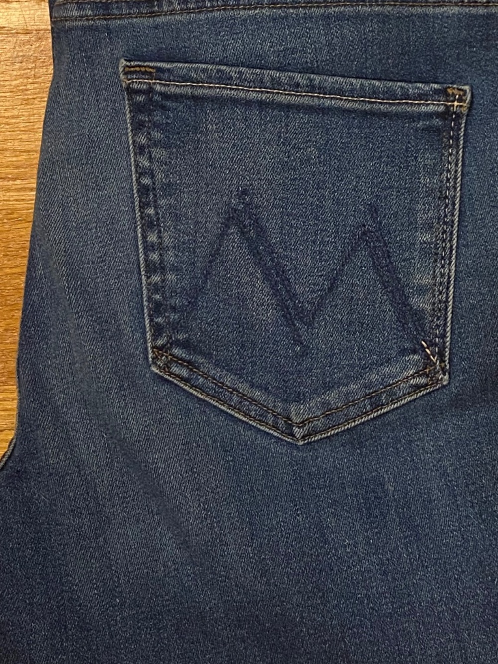 MOTHER Jeans The stunner zip. Bunny snip in connect the dots. 31